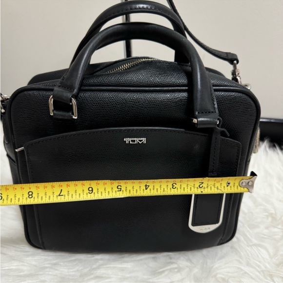 SOLD‼️Tumi sling bag - Picture 13 of 14